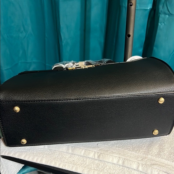 Black Leather Satchel with Minimalist Design - Picture 3 of 7